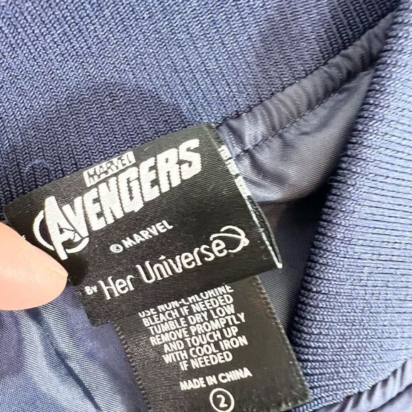 Her Universe Jacket Womens 2X Blue Marvel Avengers Full-Zip Bomber Collectible - Picture 6 of 9